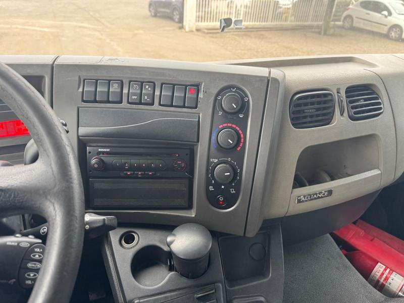 Грузовик с закрытым кузовом Renault Midlum 270 DXI: фото 14 Грузовик с закрытым кузовом Renault Midlum 270 DXI: фото 14