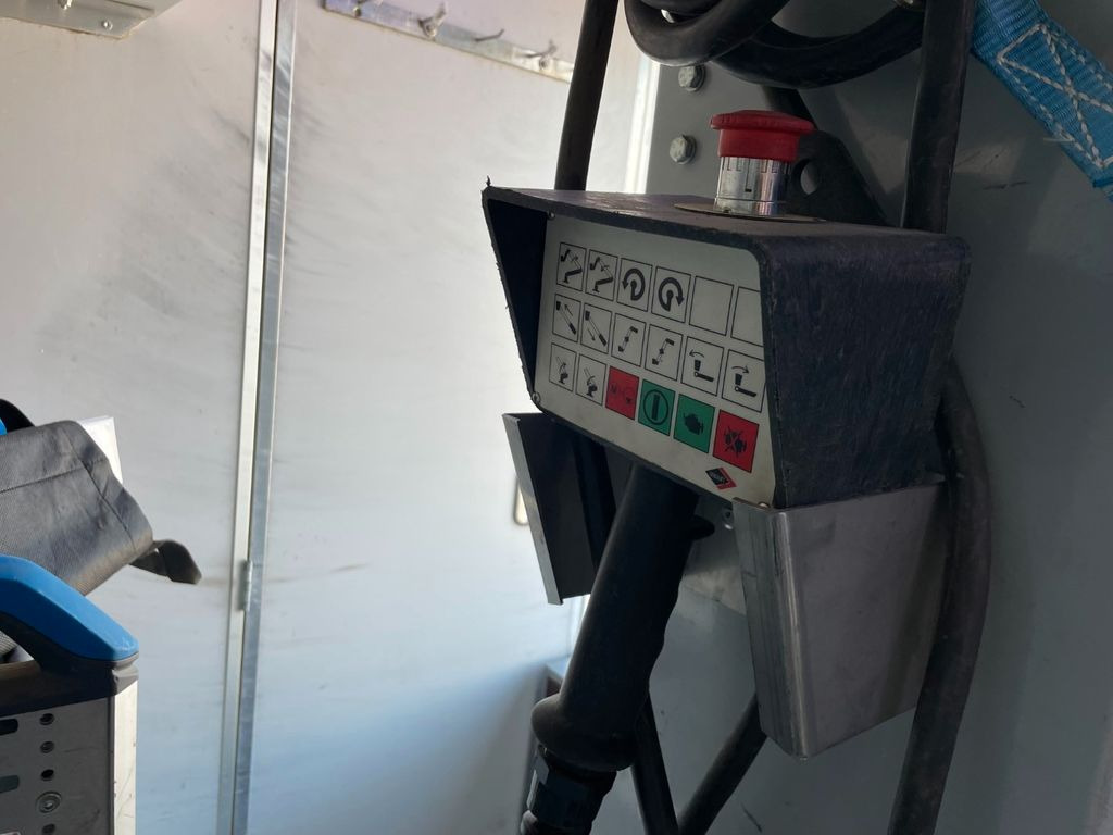 Грузовик с подъемником Mercedes-Benz Sprinter 516 CDI Versalift VT-155-FZ 15,6 m.: фото 8 Грузовик с подъемником Mercedes-Benz Sprinter 516 CDI Versalift VT-155-FZ 15,6 m.: фото 8