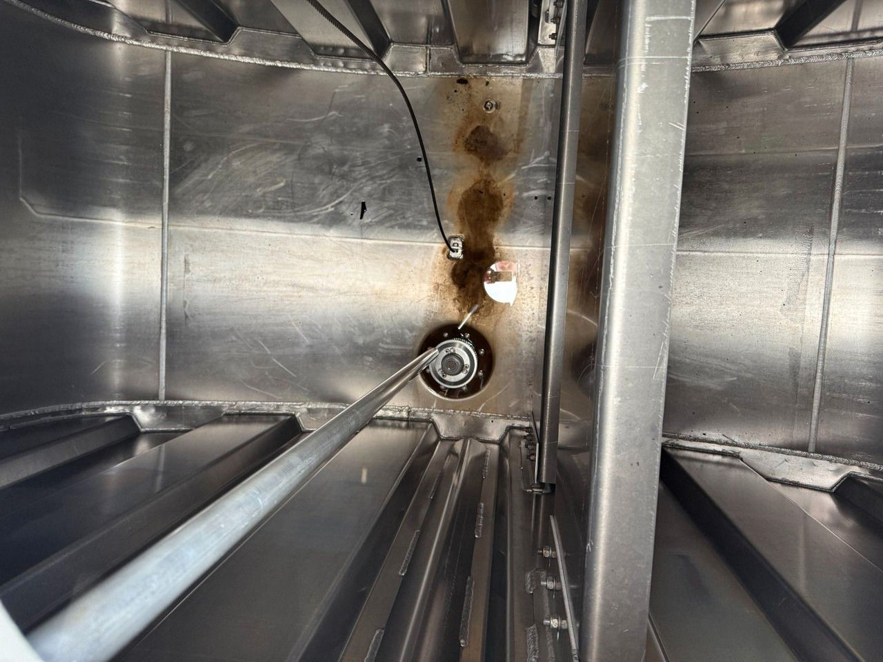 Грузовик-цистерна Scania P400 8x2*6 HMK Bilcon 24.000 l. ADR Euro 5: фото 11 Грузовик-цистерна Scania P400 8x2*6 HMK Bilcon 24.000 l. ADR Euro 5: фото 11