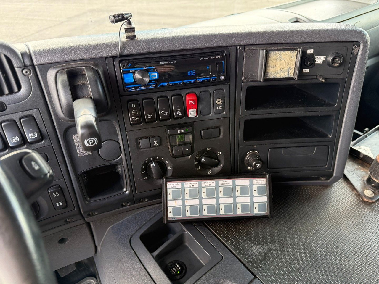 Грузовик-цистерна Scania P400 8x2*6 HMK Bilcon 24.000 l. ADR Euro 5: фото 15 Грузовик-цистерна Scania P400 8x2*6 HMK Bilcon 24.000 l. ADR Euro 5: фото 15