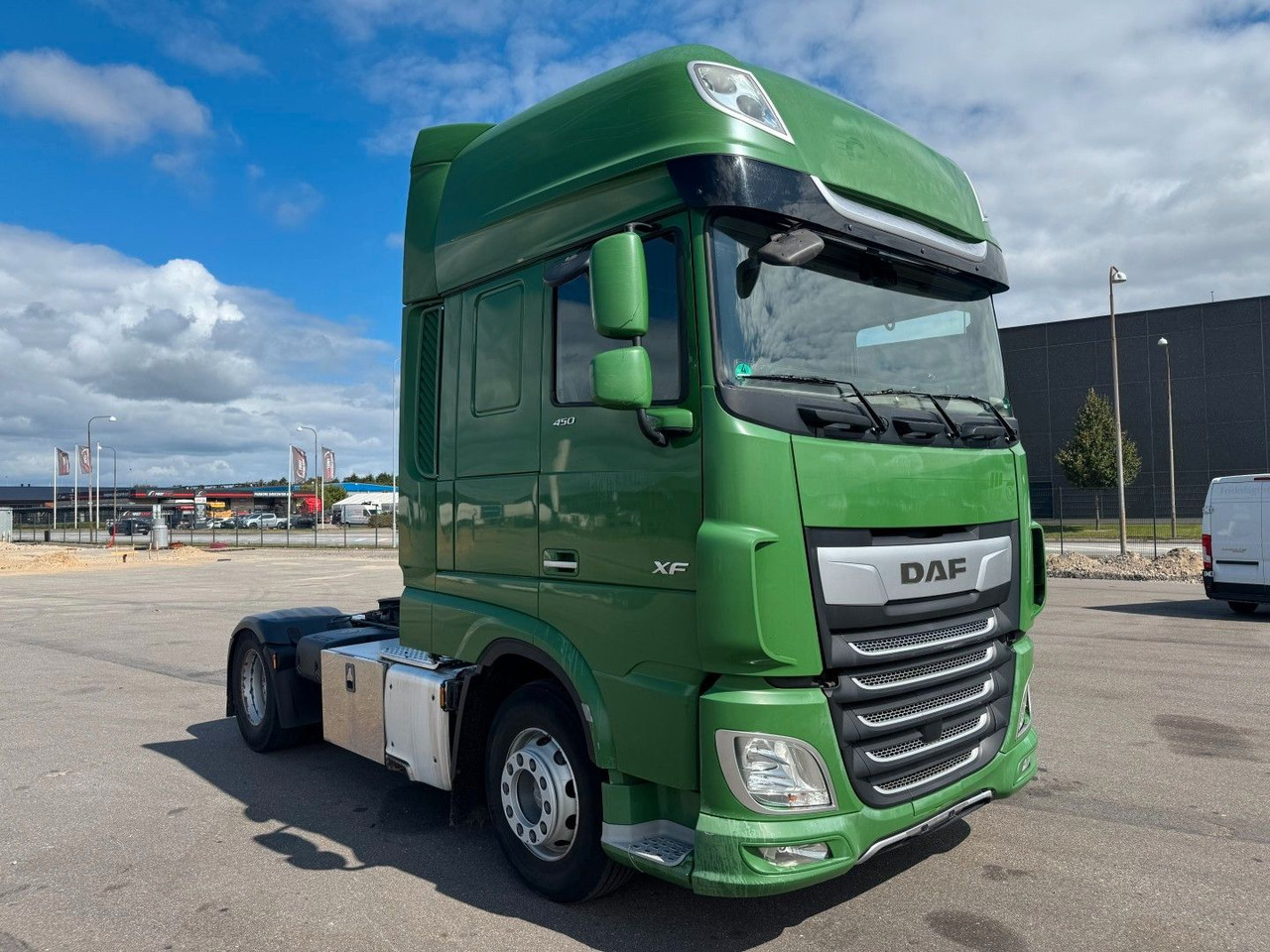 DAF XF 450 4x2 SSC Euro 6 - Тягач: фото 2 DAF XF 450 4x2 SSC Euro 6 - Тягач: фото 2