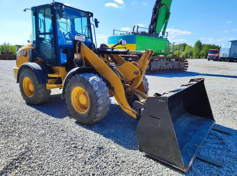 Caterpillar 908M - Колёсный погрузчик: фото 3 Caterpillar 908M - Колёсный погрузчик: фото 3