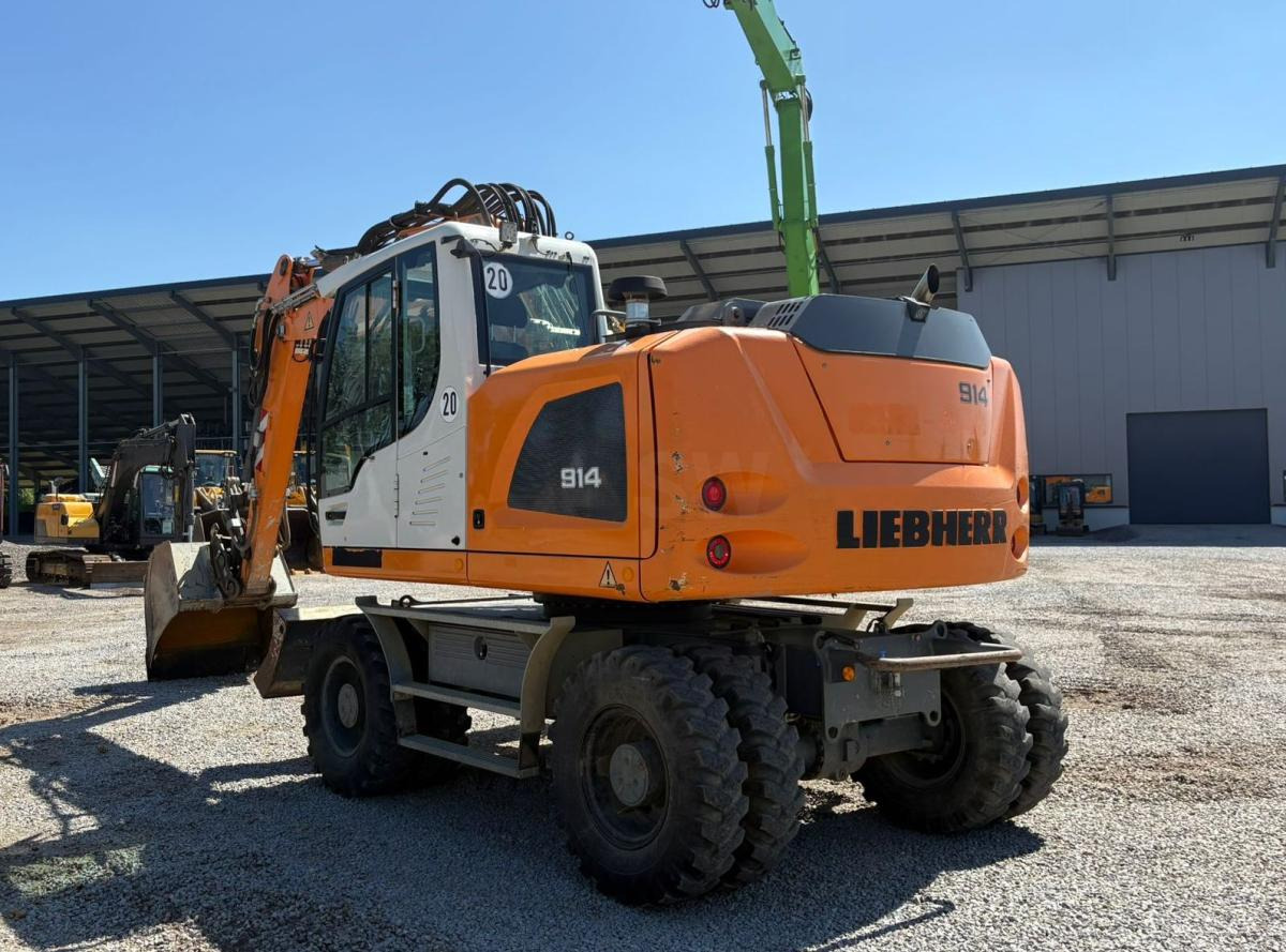Liebherr A914 - Колёсный экскаватор: фото 1 Liebherr A914 - Колёсный экскаватор: фото 1