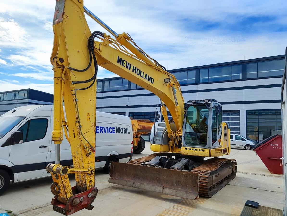 New Holland E235B SR-2 - Гусеничный экскаватор: фото 2 New Holland E235B SR-2 - Гусеничный экскаватор: фото 2