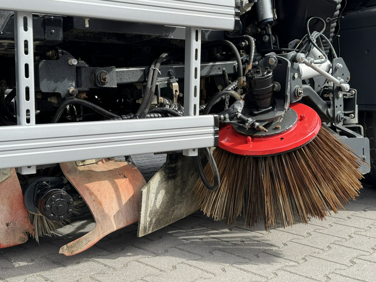 MAN TGS 18.320 E5 BUCHER OPTIFANT 8000 Zamiatarka Uliczna Euro 6 в лизинг MAN TGS 18.320 E5 BUCHER OPTIFANT 8000 Zamiatarka Uliczna Euro 6: фото 18 MAN TGS 18.320 E5 BUCHER OPTIFANT 8000 Zamiatarka Uliczna Euro 6 в лизинг MAN TGS 18.320 E5 BUCHER OPTIFANT 8000 Zamiatarka Uliczna Euro 6: фото 18