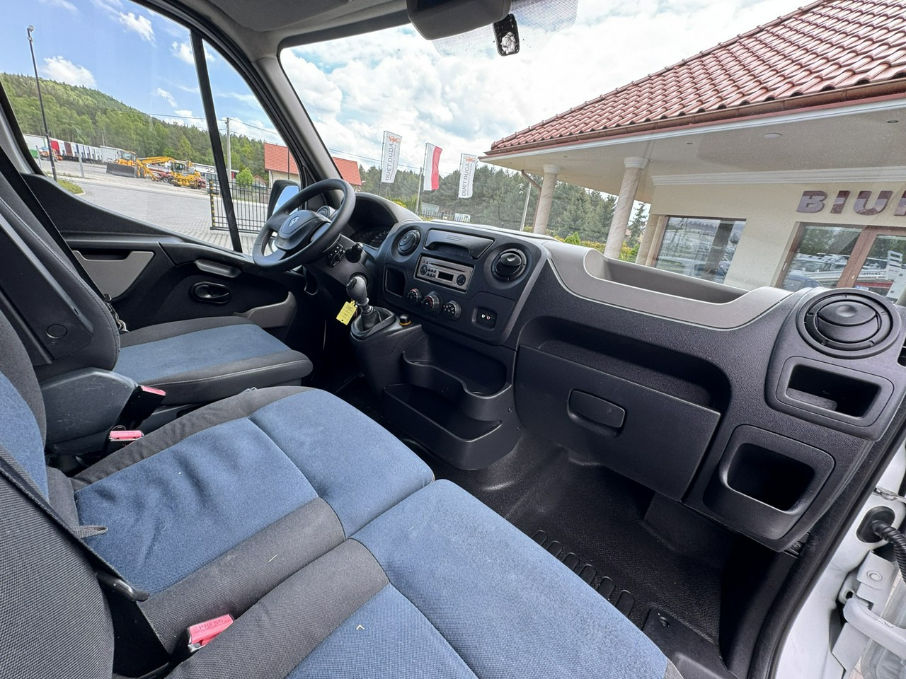 Малотоннажный самосвал Renault Master: фото 38 Малотоннажный самосвал Renault Master: фото 38