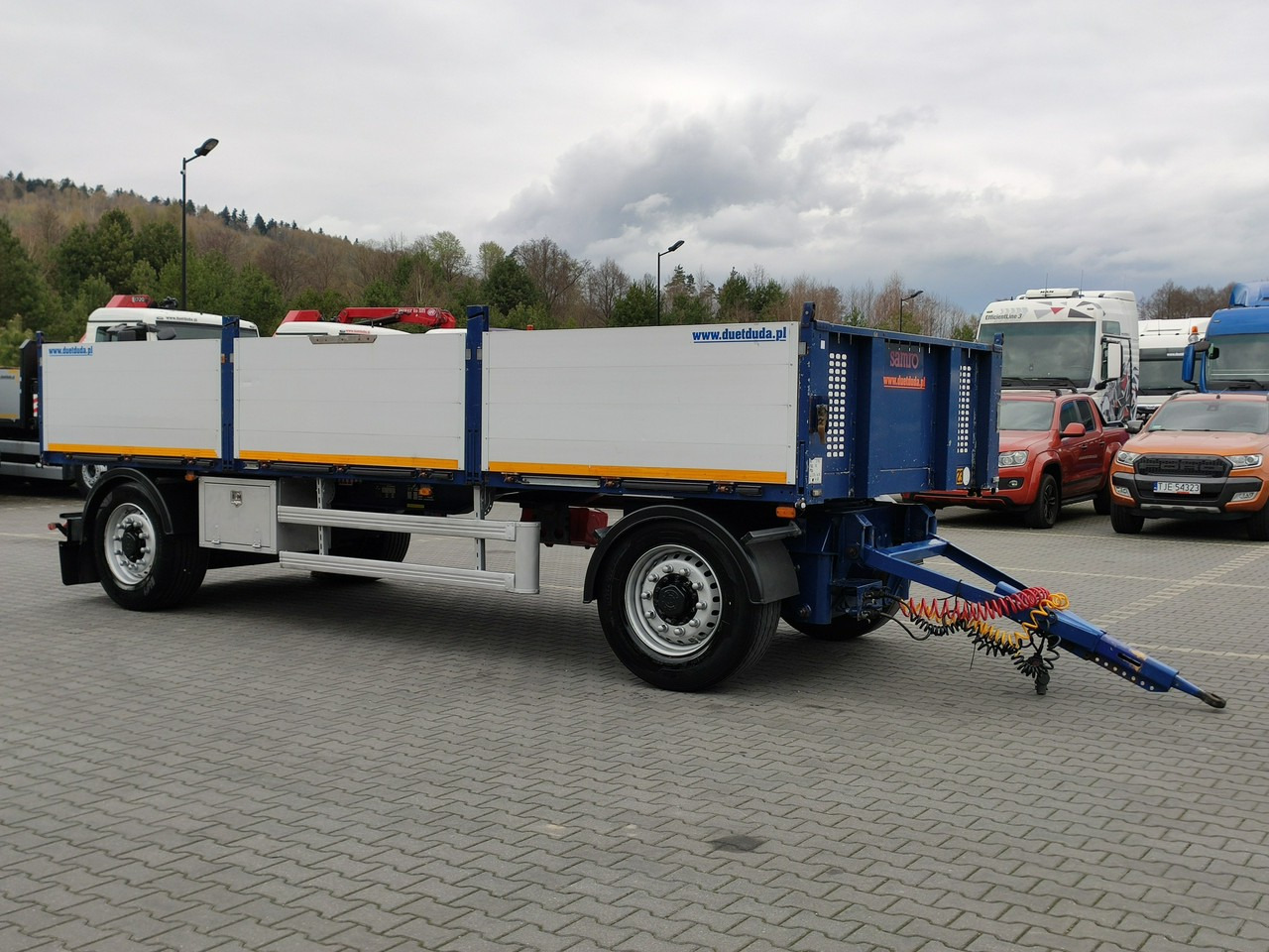 Samro Ciężarowa 2-osiowa na poduszkach - Прицеп бортовой/ Платформа: фото 2 Samro Ciężarowa 2-osiowa na poduszkach - Прицеп бортовой/ Платформа: фото 2