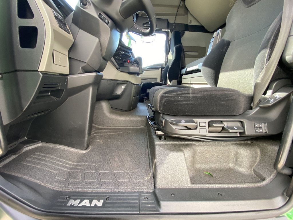 Лесовоз, Автоманипулятор MAN TGX 33.580 6x4 BB Kurzholzaufbau / Kran: фото 13