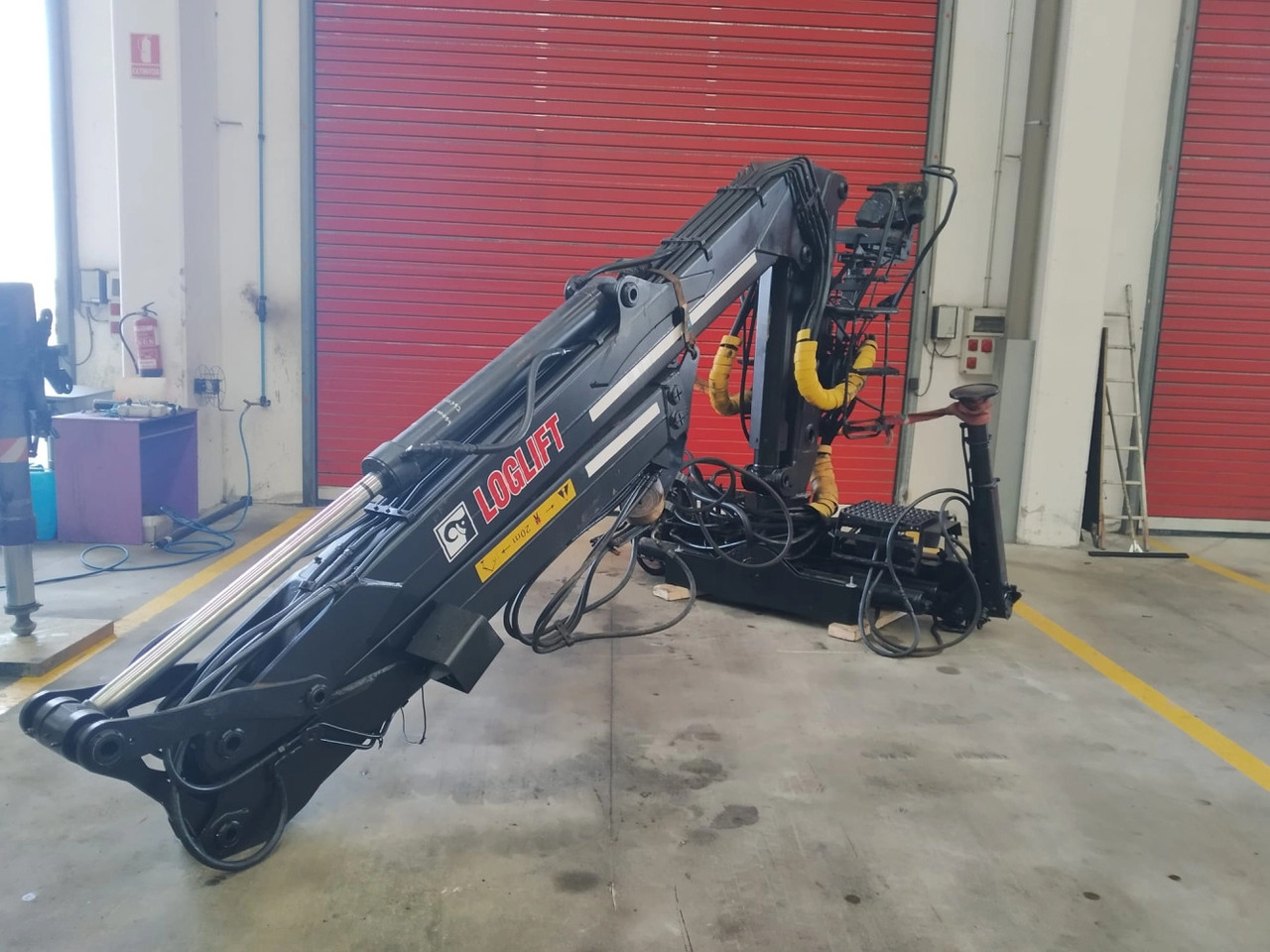 Grúa LOGLIFT 120S79R - Кран-манипулятор для Грузовиков: фото 4 Grúa LOGLIFT 120S79R - Кран-манипулятор для Грузовиков: фото 4