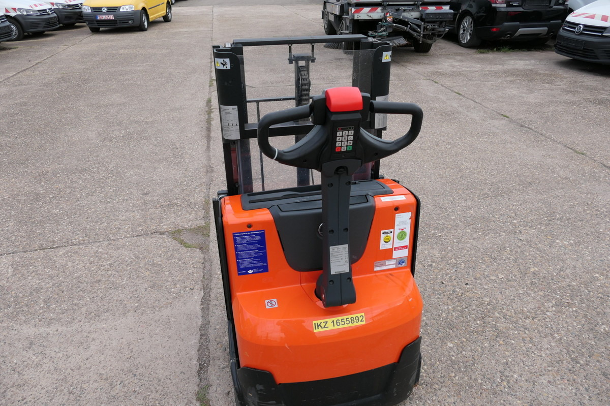 BT SWE 200D - Тележка: фото 3 BT SWE 200D - Тележка: фото 3