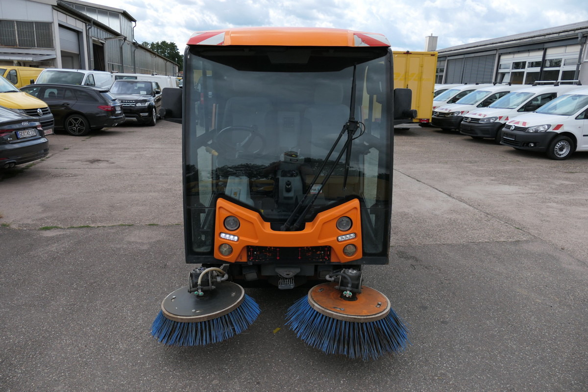 CN200 Sweeper - Подметально-уборочная машина: фото 2 CN200 Sweeper - Подметально-уборочная машина: фото 2