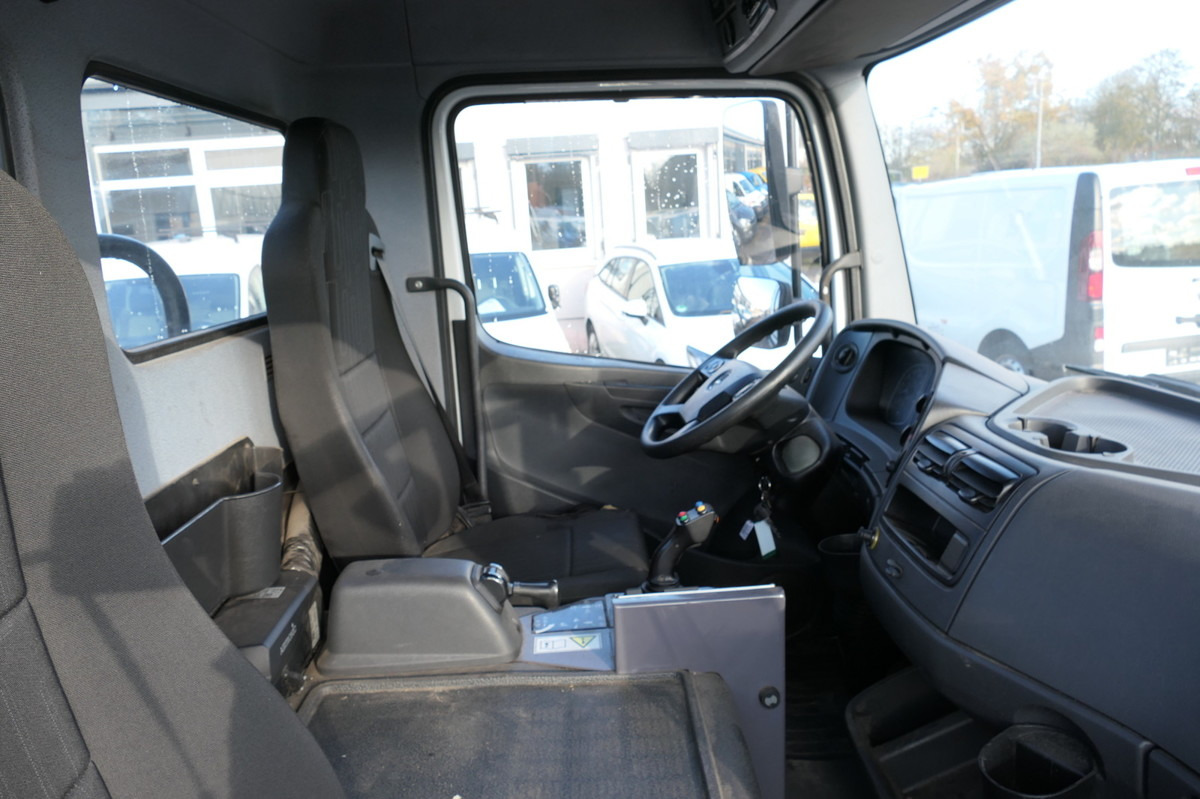 Фото интерьера 1: Грузовик-контейнеровоз/ Сменный кузов MERCEDES-BENZ Kamag Wiesel WBH 25 E4-D