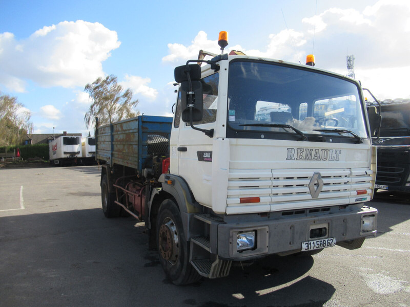 Renault G300 - Грузовик бортовой/ Платформа, Автоманипулятор: фото 1 Renault G300 - Грузовик бортовой/ Платформа, Автоманипулятор: фото 1