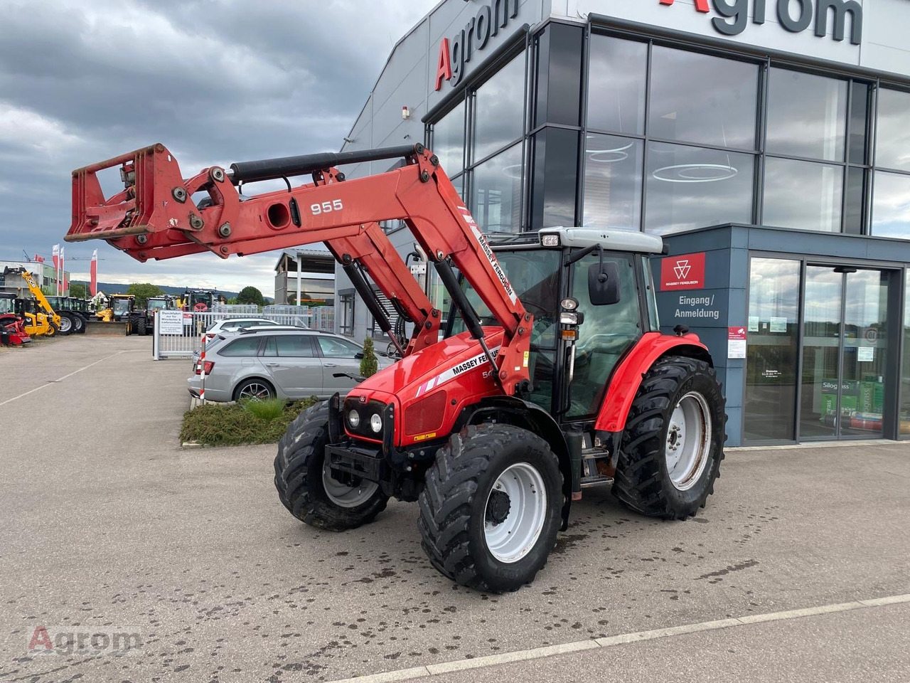 Massey Ferguson 5445 Dyna4 - Трактор: фото 1 Massey Ferguson 5445 Dyna4 - Трактор: фото 1