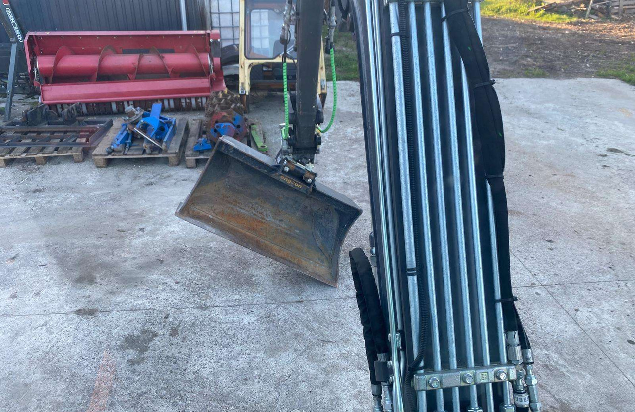 Мини-экскаватор Volvo EC27D: фото 10