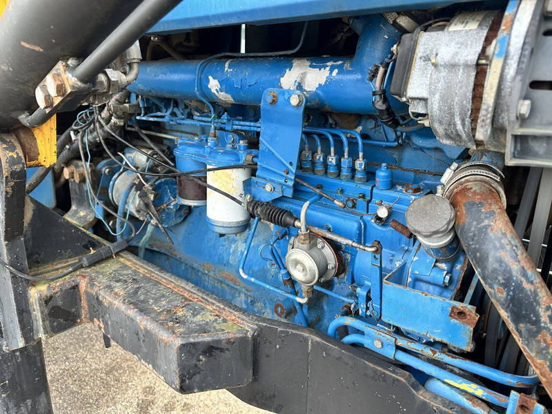 Трактор Ford 8210: фото 15