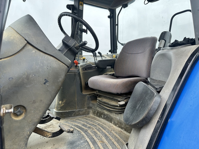 New Holland TM 120 - Трактор: фото 5 New Holland TM 120 - Трактор: фото 5