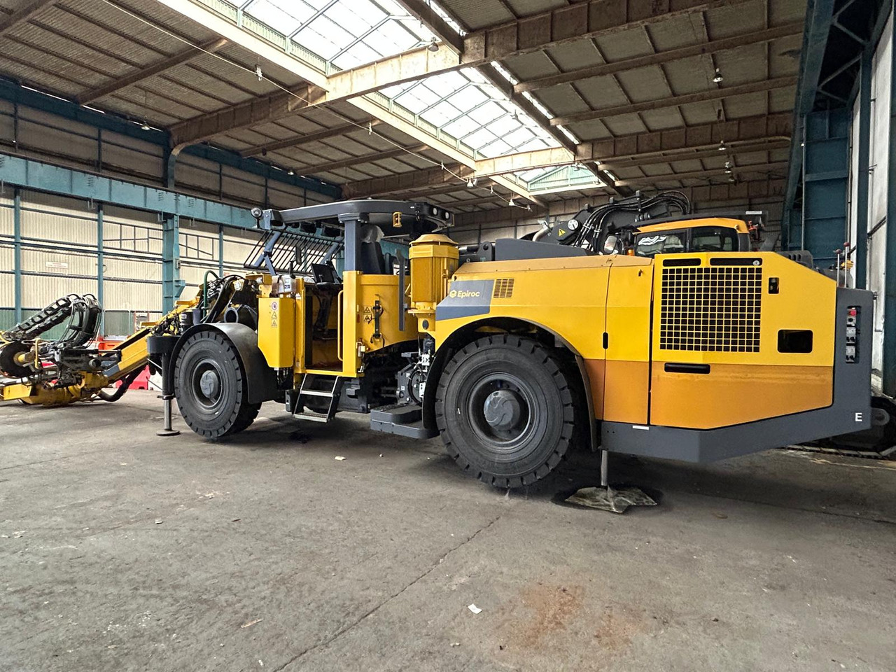 Atlas Copco (Epiroc) Boltec EC - Техника для горизонтального бурения: фото 3 Atlas Copco (Epiroc) Boltec EC - Техника для горизонтального бурения: фото 3