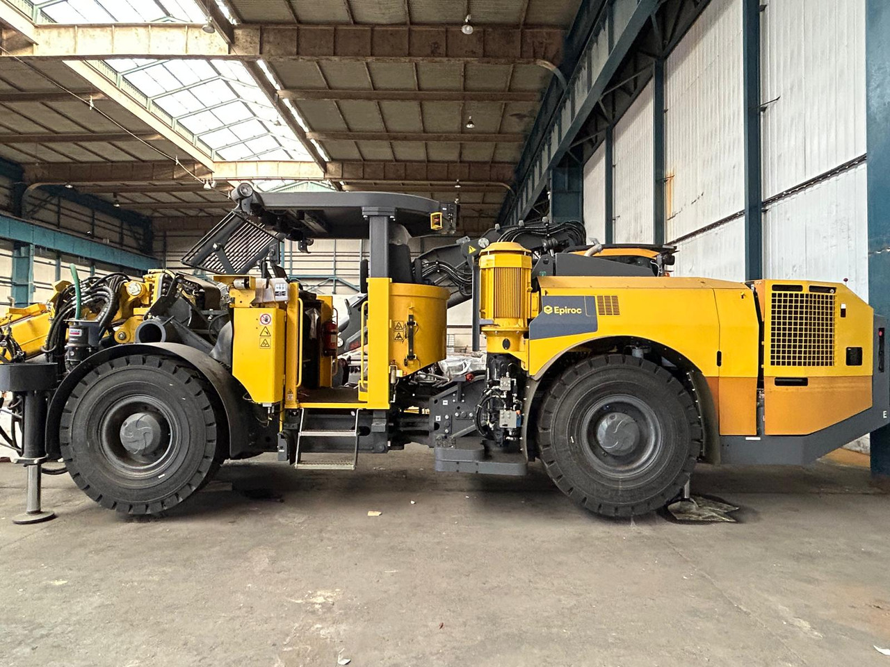 Atlas Copco (Epiroc) Boltec EC - Техника для горизонтального бурения: фото 1 Atlas Copco (Epiroc) Boltec EC - Техника для горизонтального бурения: фото 1