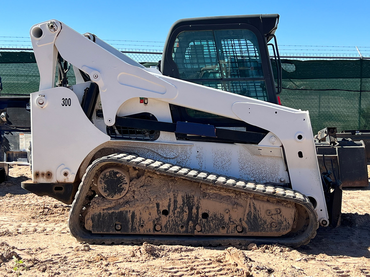 Bobcat T870 - Мини-погрузчик с бортовым поворотом: фото 1 Bobcat T870 - Мини-погрузчик с бортовым поворотом: фото 1
