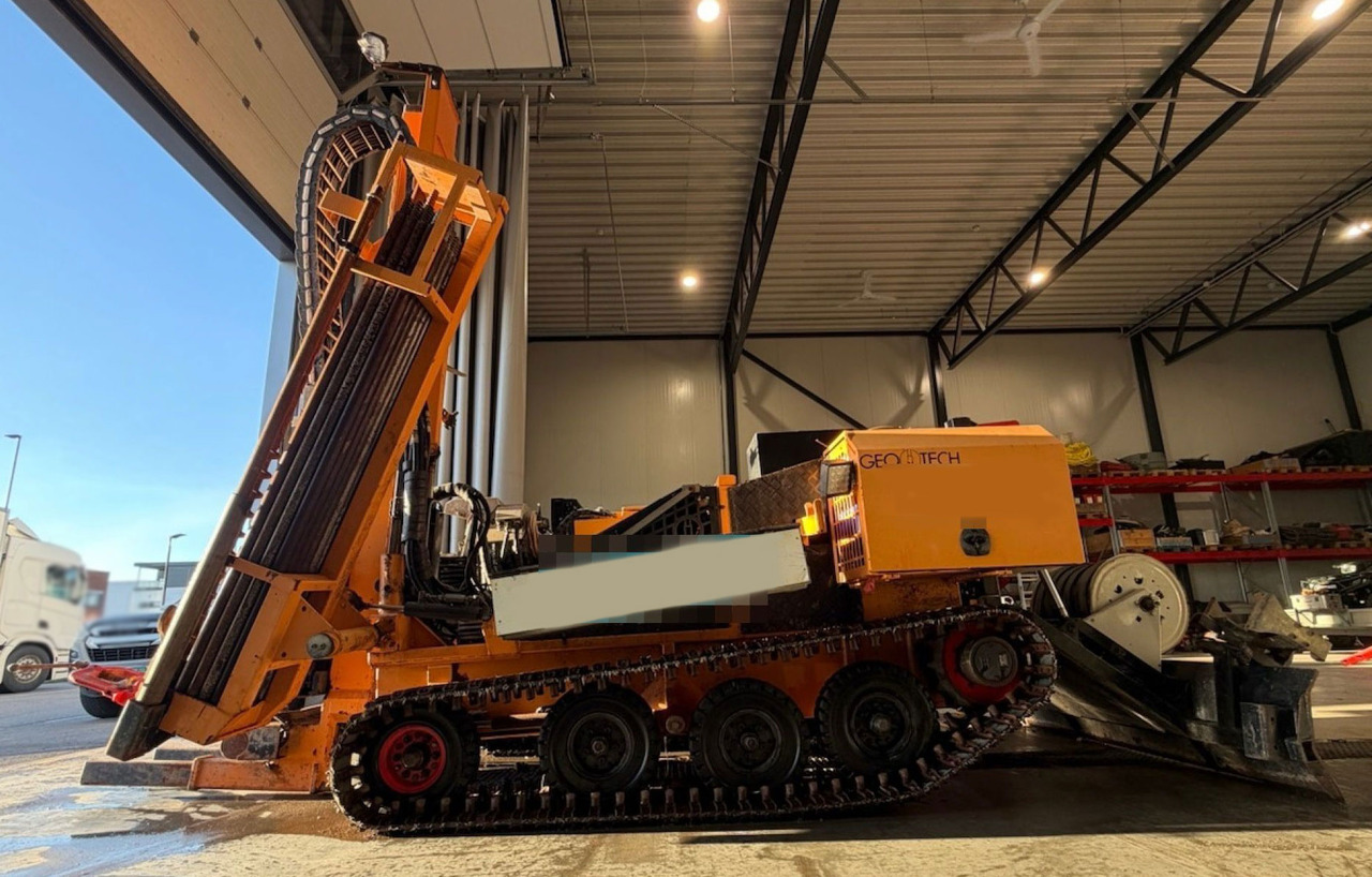 Geotec 605M - Буровая машина: фото 1 Geotec 605M - Буровая машина: фото 1