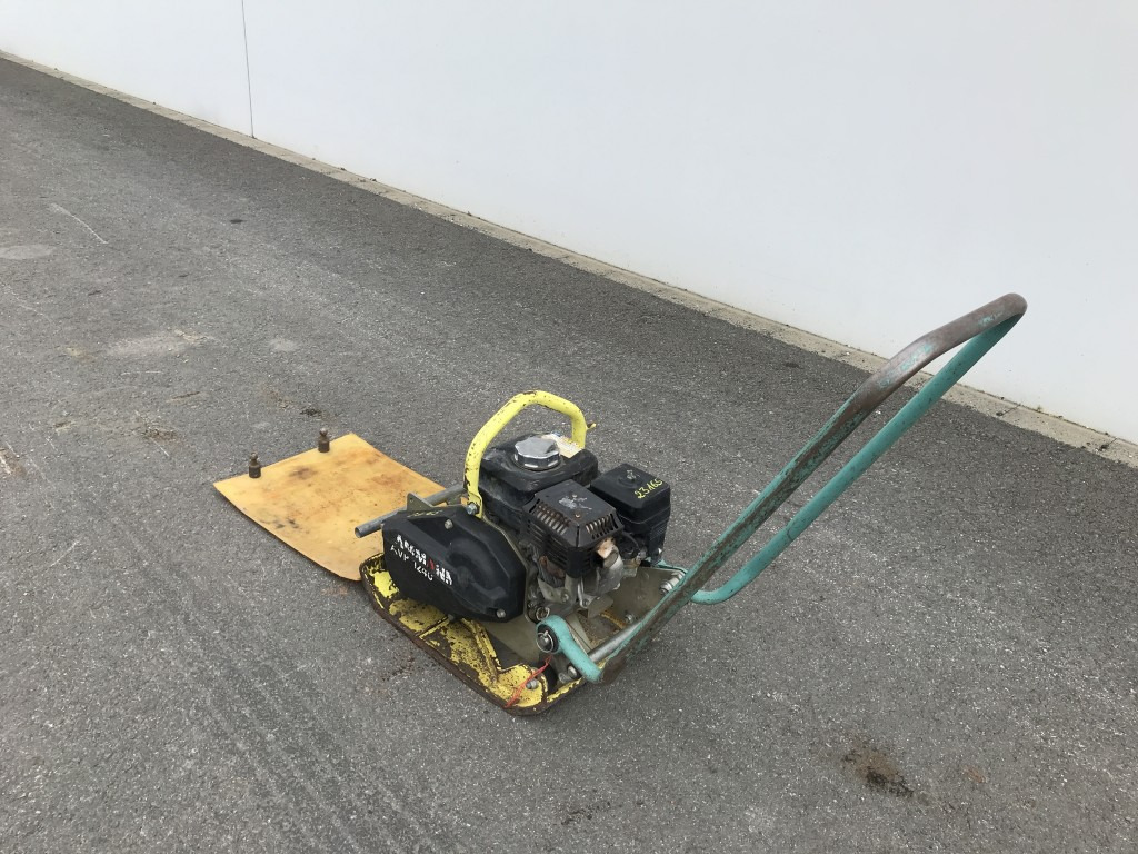 Ammann Rüttelplatte AVP 1240 Gummimatte - Виброплита: фото 2 Ammann Rüttelplatte AVP 1240 Gummimatte - Виброплита: фото 2