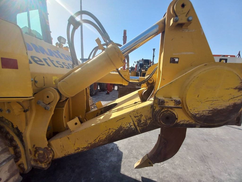 Komatsu D155-6R (4 pieces available in Abu Dhabi) - Бульдозер: фото 5 Komatsu D155-6R (4 pieces available in Abu Dhabi) - Бульдозер: фото 5
