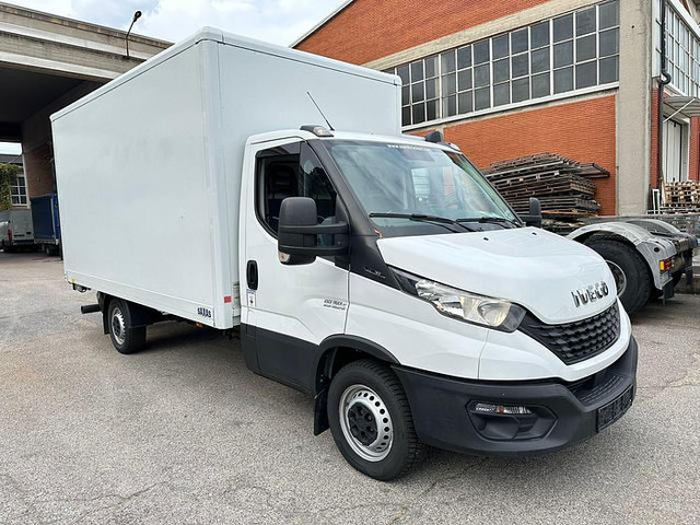 Iveco 35S16 - Фургон с закрытым кузовом: фото 1 Iveco 35S16 - Фургон с закрытым кузовом: фото 1