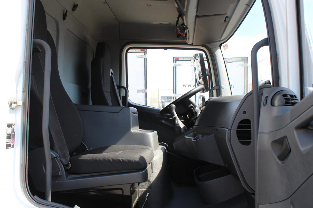 Mercedes-Benz Atego 1221 E6 Koffer Klima LDW Schalter LBW - Грузовик: фото 4 Mercedes-Benz Atego 1221 E6 Koffer Klima LDW Schalter LBW - Грузовик: фото 4