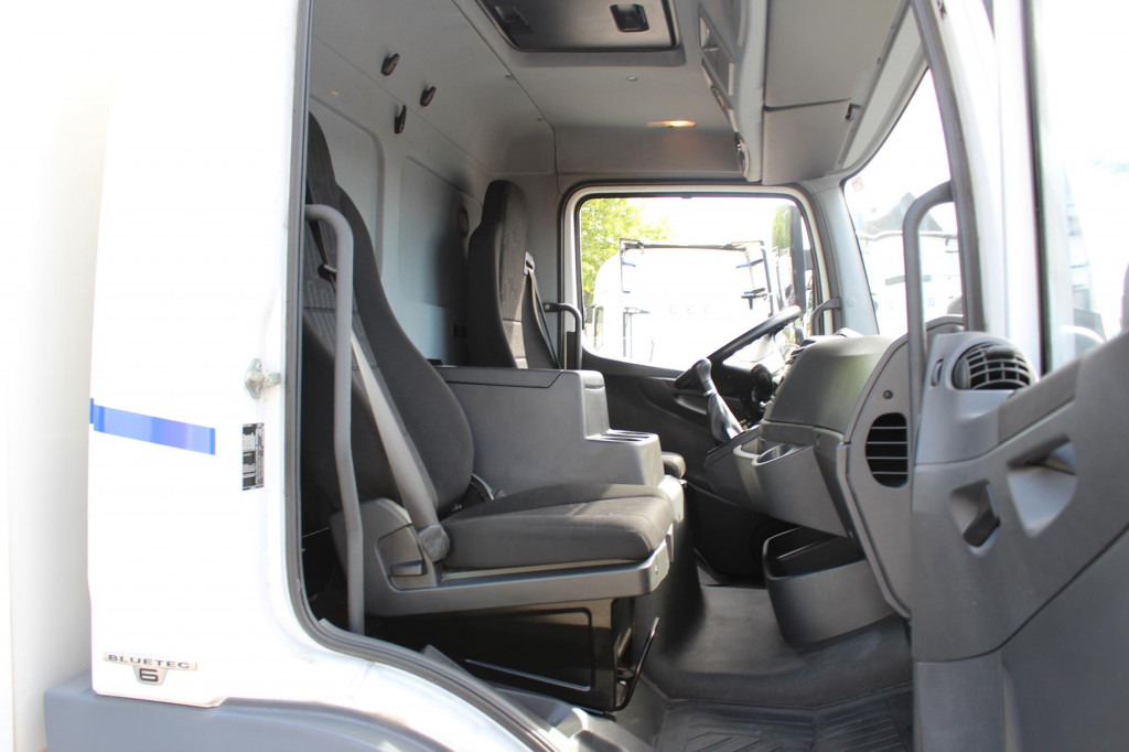 Mercedes-Benz Atego 1221 E6 Koffer Klima LDW Schalter LBW - Грузовик: фото 4 Mercedes-Benz Atego 1221 E6 Koffer Klima LDW Schalter LBW - Грузовик: фото 4