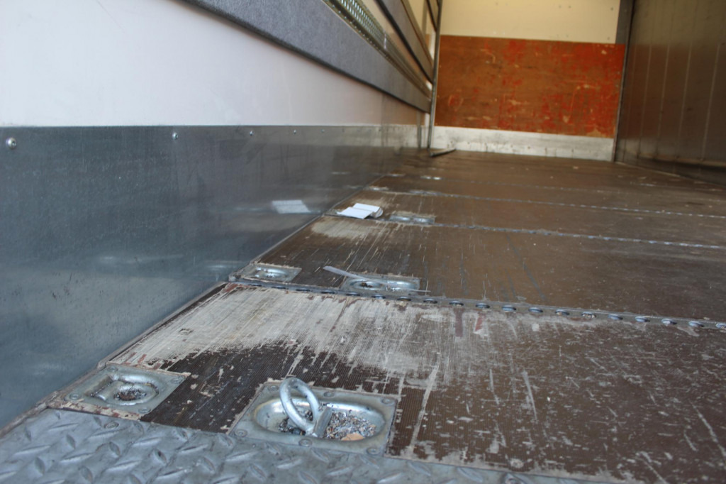 MAN TGM 18.290 Plane-Koffer 7,5 m Klima 499TKm - Тентованный грузовик: фото 3 MAN TGM 18.290 Plane-Koffer 7,5 m Klima 499TKm - Тентованный грузовик: фото 3