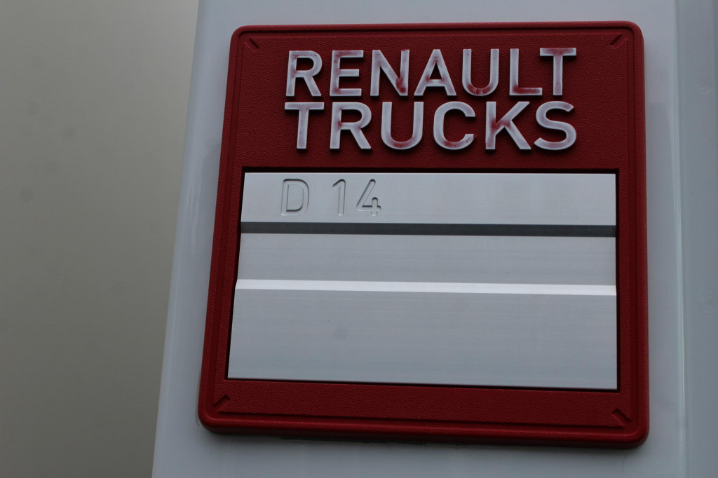 Renault D14 220E6 Laderbordwand nur 185 Tkm Klima - Грузовик с закрытым кузовом: фото 5 Renault D14 220E6 Laderbordwand nur 185 Tkm Klima - Грузовик с закрытым кузовом: фото 5