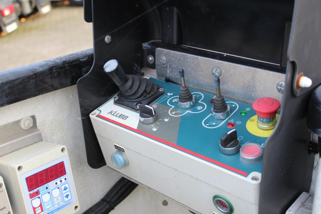 Renault Master Bühne KLUBB 11m 2 Personen Korb 200kg - Грузовик с подъемником: фото 4 Renault Master Bühne KLUBB 11m 2 Personen Korb 200kg - Грузовик с подъемником: фото 4