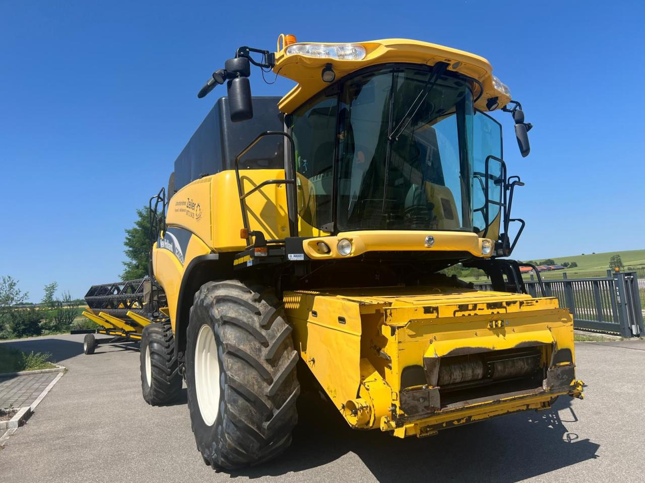 New Holland CR 980, Allrad, Maisausrüstung, Schneidwerk - Зерноуборочный комбайн: фото 3 New Holland CR 980, Allrad, Maisausrüstung, Schneidwerk - Зерноуборочный комбайн: фото 3