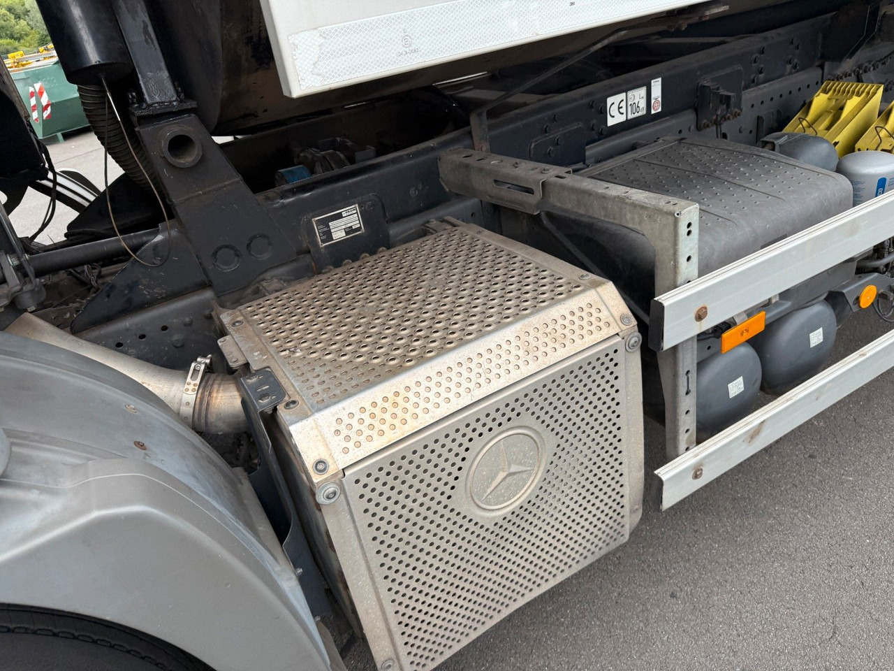 Mercedes-Benz Actros MP3 2532 6x2 Faun Rotorpress 521 - Мусоровоз: фото 5 Mercedes-Benz Actros MP3 2532 6x2 Faun Rotorpress 521 - Мусоровоз: фото 5