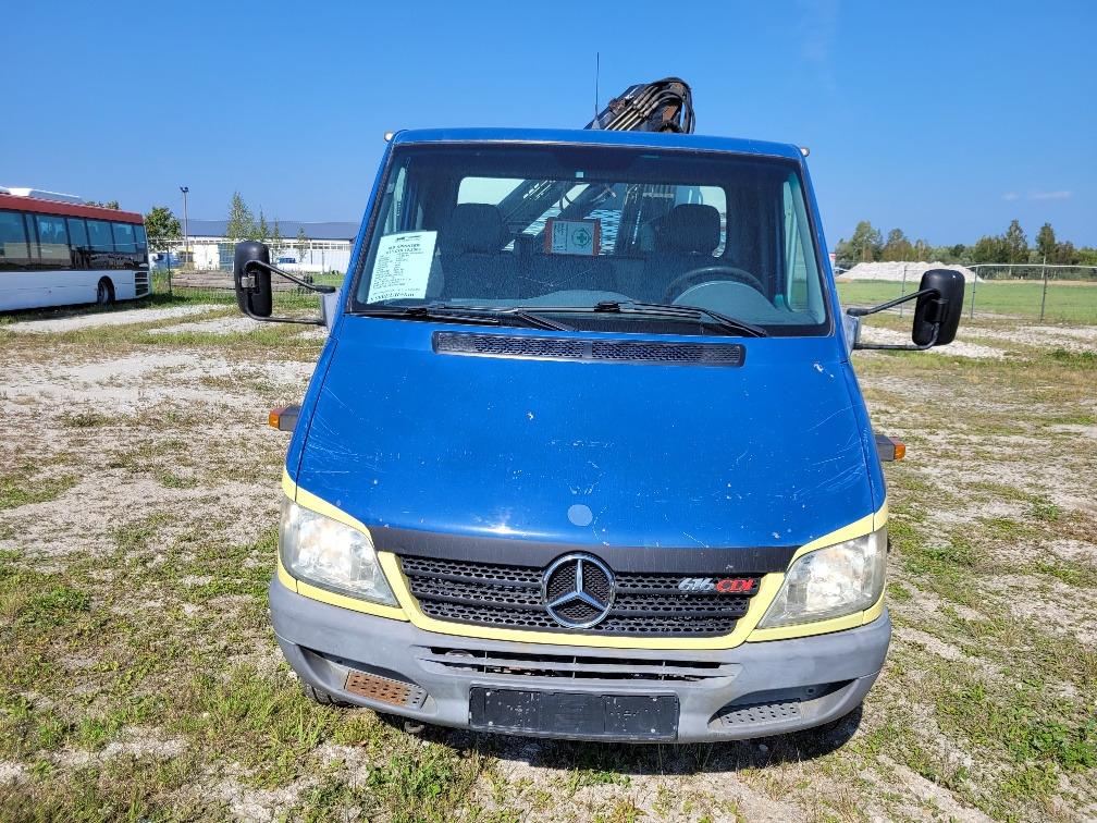 MERCEDES – BENZ SPRINTER 616CDI HIAB 027-2 Crane 10.2004 - Малотоннажный бортовой грузовик: фото 3 MERCEDES – BENZ SPRINTER 616CDI HIAB 027-2 Crane 10.2004 - Малотоннажный бортовой грузовик: фото 3