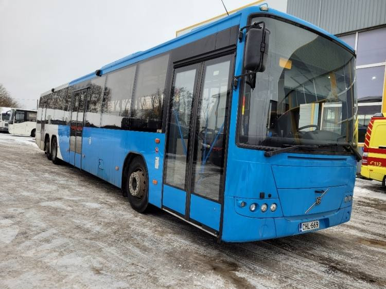 VOLVO B12BLE 8700 KLIMA, 8.2010, EURO 5, RAMP, 58 seats, 14,7m - Пригородный автобус: фото 1 VOLVO B12BLE 8700 KLIMA, 8.2010, EURO 5, RAMP, 58 seats, 14,7m - Пригородный автобус: фото 1