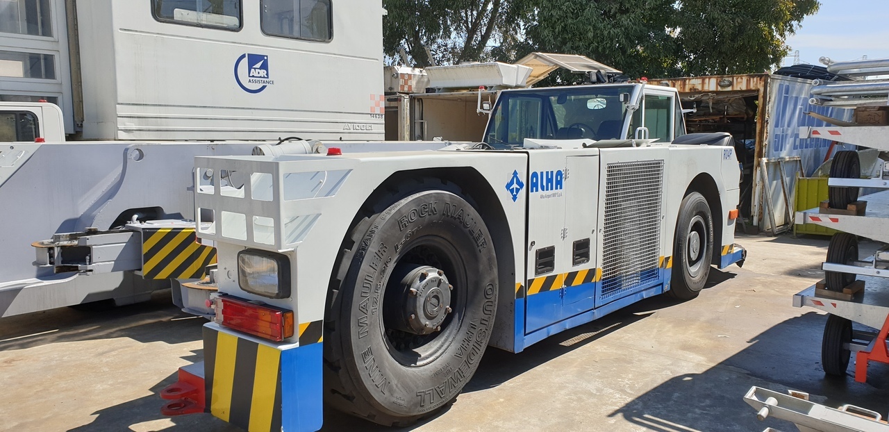 Goldhofer PTS R1 - Аэродромный тягач: фото 1 Goldhofer PTS R1 - Аэродромный тягач: фото 1