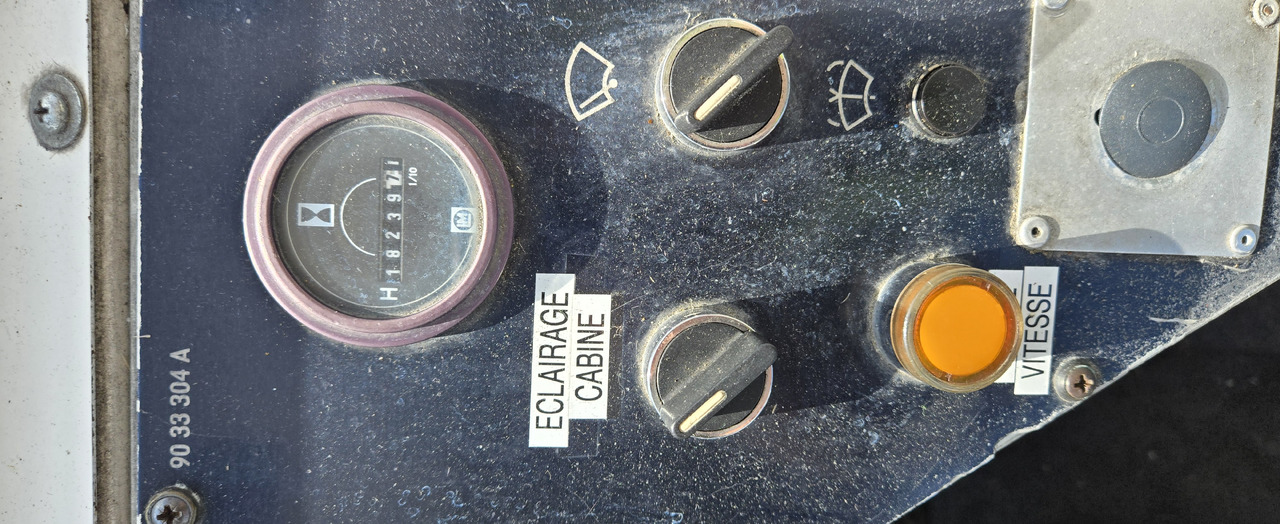 TLD TPX200SF - Аэродромный тягач: фото 4 TLD TPX200SF - Аэродромный тягач: фото 4