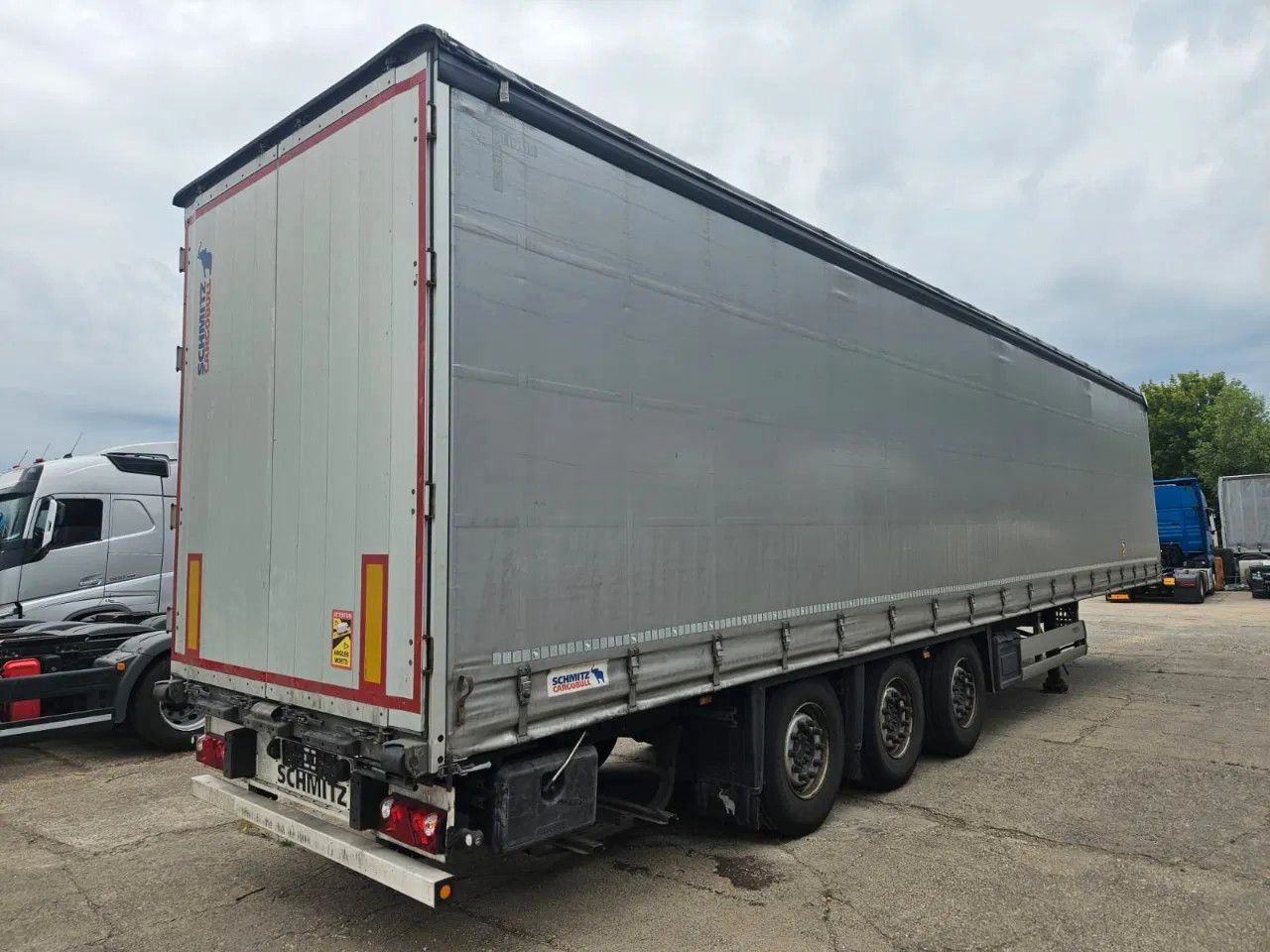 Schmitz Cargobull SCB S3T Standard 3 units! Lifting Axle A&C, XL C - Тентованный полуприцеп: фото 4 Schmitz Cargobull SCB S3T Standard 3 units! Lifting Axle A&C, XL C - Тентованный полуприцеп: фото 4