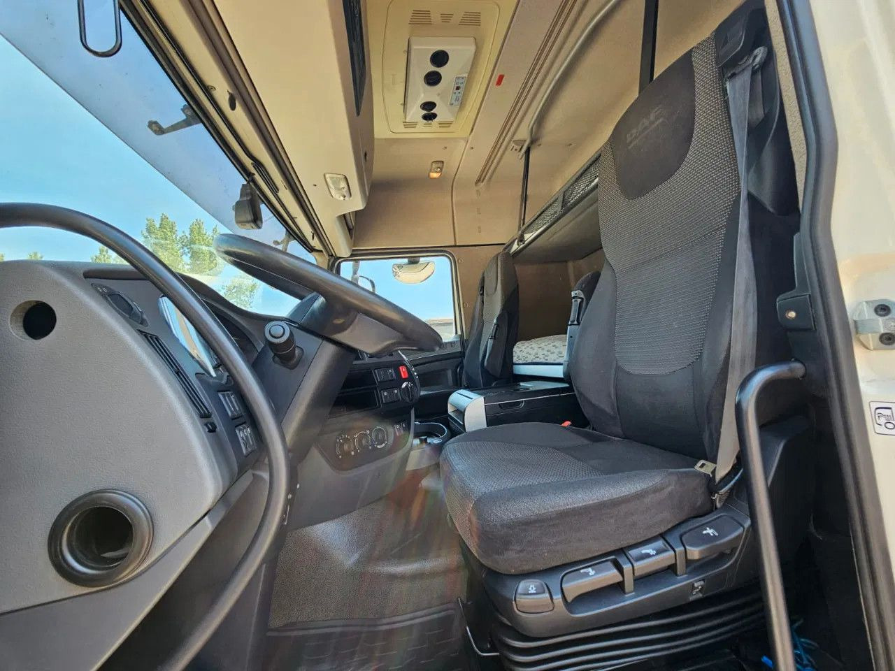 DAF XF 460 Space Cab Standklima 1 units - Тягач: фото 5 DAF XF 460 Space Cab Standklima 1 units - Тягач: фото 5