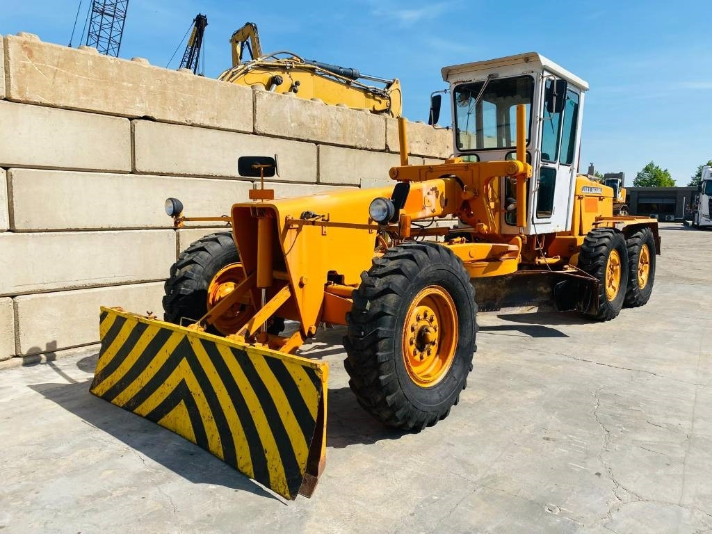 John Deere 570 A - Грейдер: фото 3 John Deere 570 A - Грейдер: фото 3