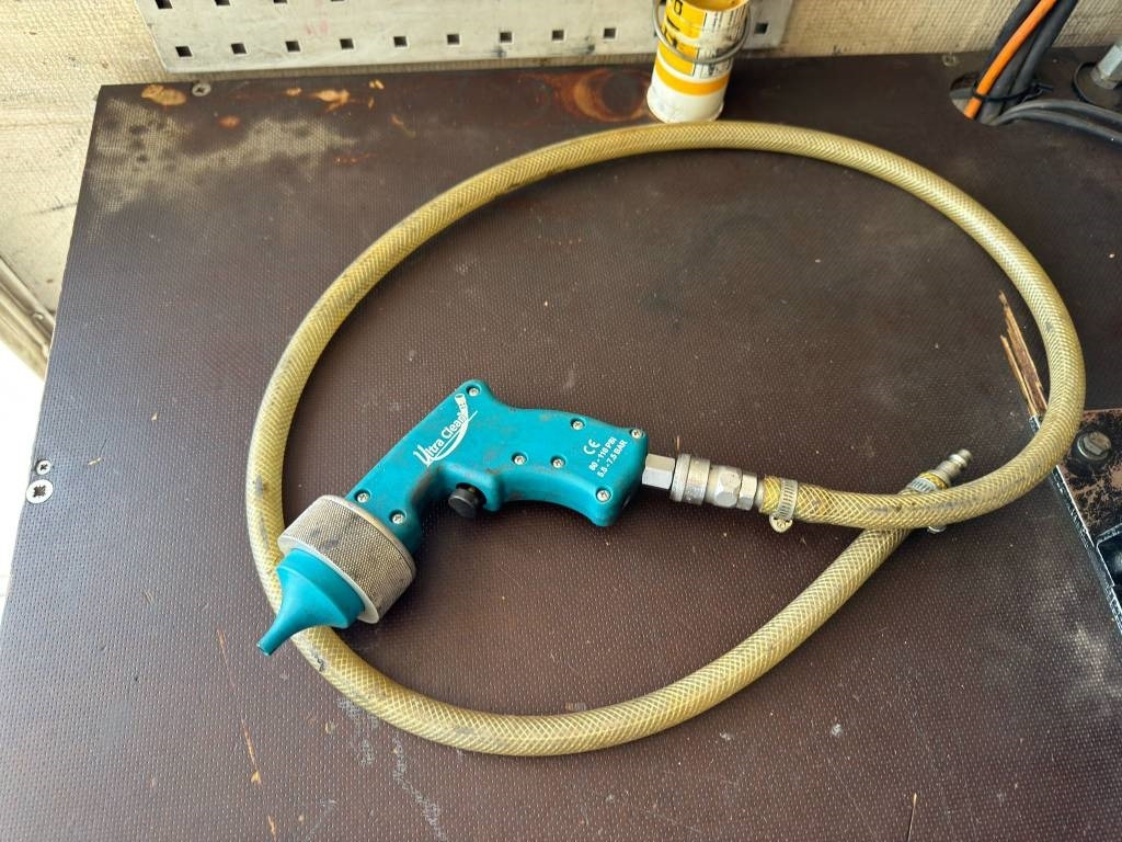 Строительная техника Mercedes-Benz Sprinter 2.2 Ambulance: фото 8 Строительная техника Mercedes-Benz Sprinter 2.2 Ambulance: фото 8