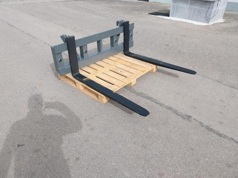 Neue Palettengabel 2,5to 1,5m breit Euro Gabel Frontlader Fendt - Вилы: фото 1 Neue Palettengabel 2,5to 1,5m breit Euro Gabel Frontlader Fendt - Вилы: фото 1