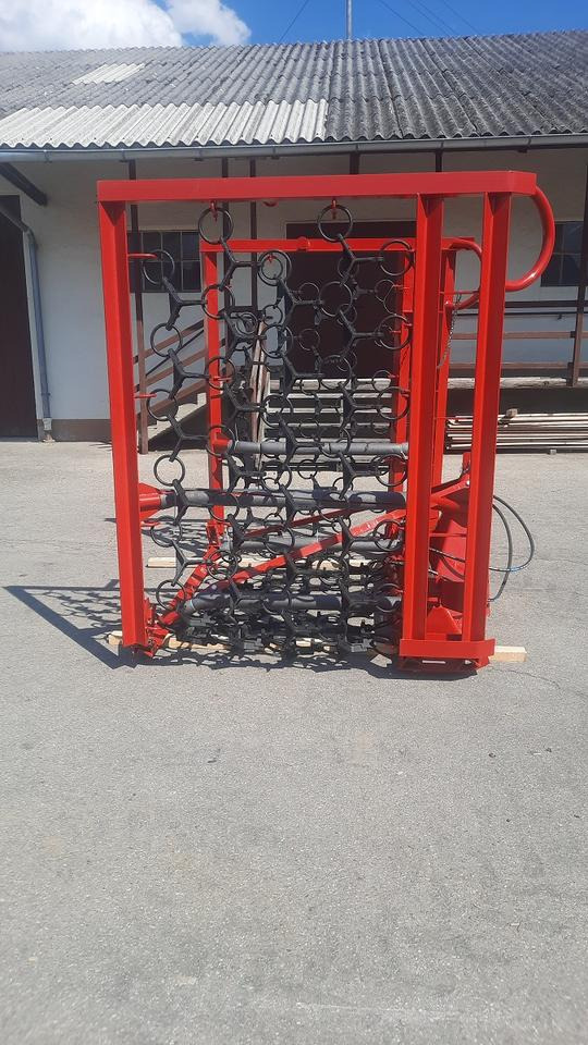 Neue Wiesenegge 6m hydraulisch Wiesenschleppe Fendt Schlepper - Луговая борона: фото 5 Neue Wiesenegge 6m hydraulisch Wiesenschleppe Fendt Schlepper - Луговая борона: фото 5