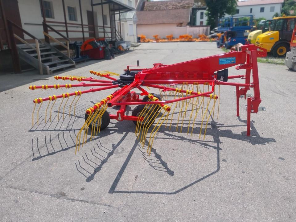 Neuen Kreiselschwader Schwader 4,2m KN-420 Claas - Сеноворошилка: фото 3 Neuen Kreiselschwader Schwader 4,2m KN-420 Claas - Сеноворошилка: фото 3