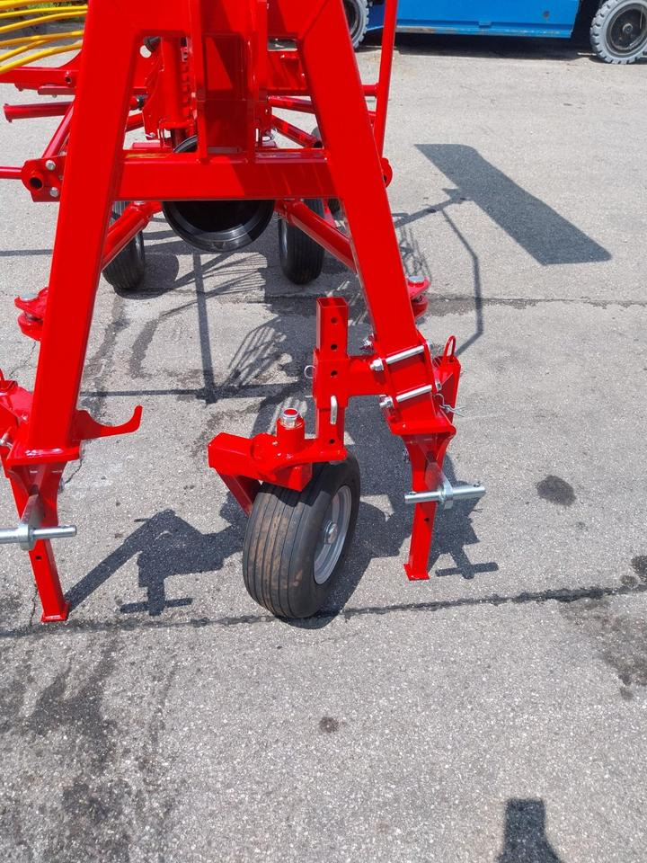 Neuen Kreiselschwader Schwader 4,2m KN-420 Traktor Schlepper - Сеноворошилка: фото 3 Neuen Kreiselschwader Schwader 4,2m KN-420 Traktor Schlepper - Сеноворошилка: фото 3