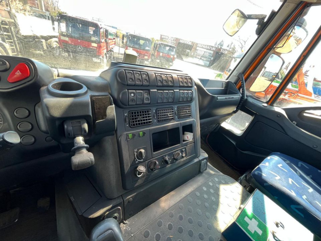 IVECO-MAGIRUS TRACKER AD260T50 6x4 3-Achs Kipper Schalter, Blatt - Самосвал: фото 2 IVECO-MAGIRUS TRACKER AD260T50 6x4 3-Achs Kipper Schalter, Blatt - Самосвал: фото 2