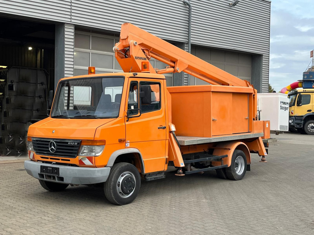 MERCEDES-BENZ Vario 612 D Hubarbeitsbühne Arbeitshöhe 18m - Грузовик с подъемником: фото 1 MERCEDES-BENZ Vario 612 D Hubarbeitsbühne Arbeitshöhe 18m - Грузовик с подъемником: фото 1