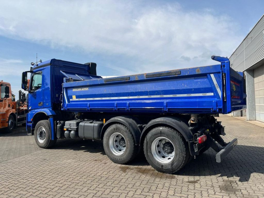 Mercedes-Benz Arocs 2642 6x4 3-Achs Kipper Bordmatik nur 163TK - Самосвал: фото 4 Mercedes-Benz Arocs 2642 6x4 3-Achs Kipper Bordmatik nur 163TK - Самосвал: фото 4